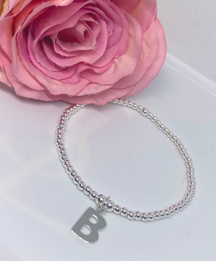 Classic bracelet with letter charm