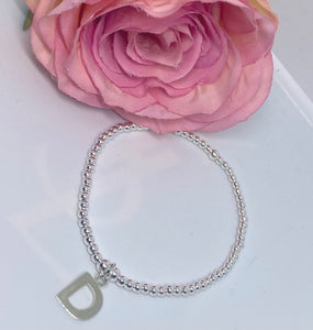 Classic bracelet with letter charm